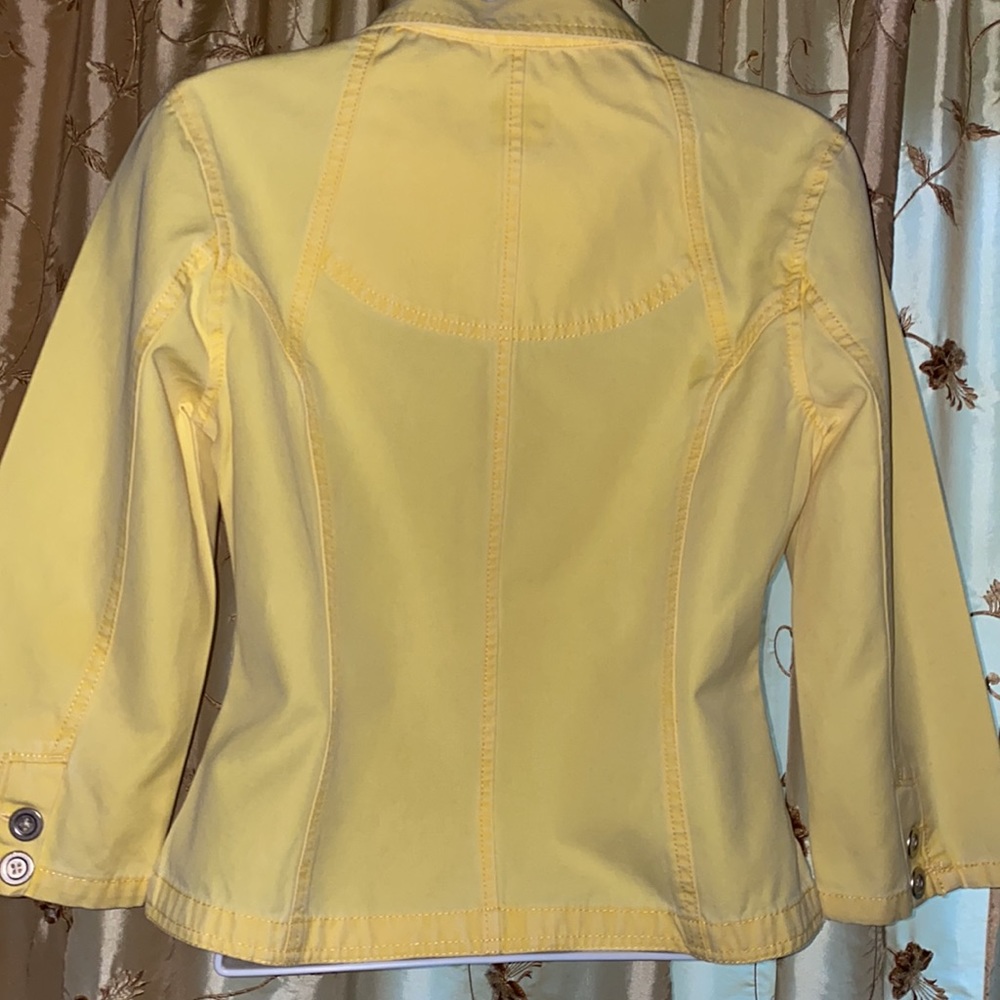 💛. Short beautiful jacket - Picture 3 of 6